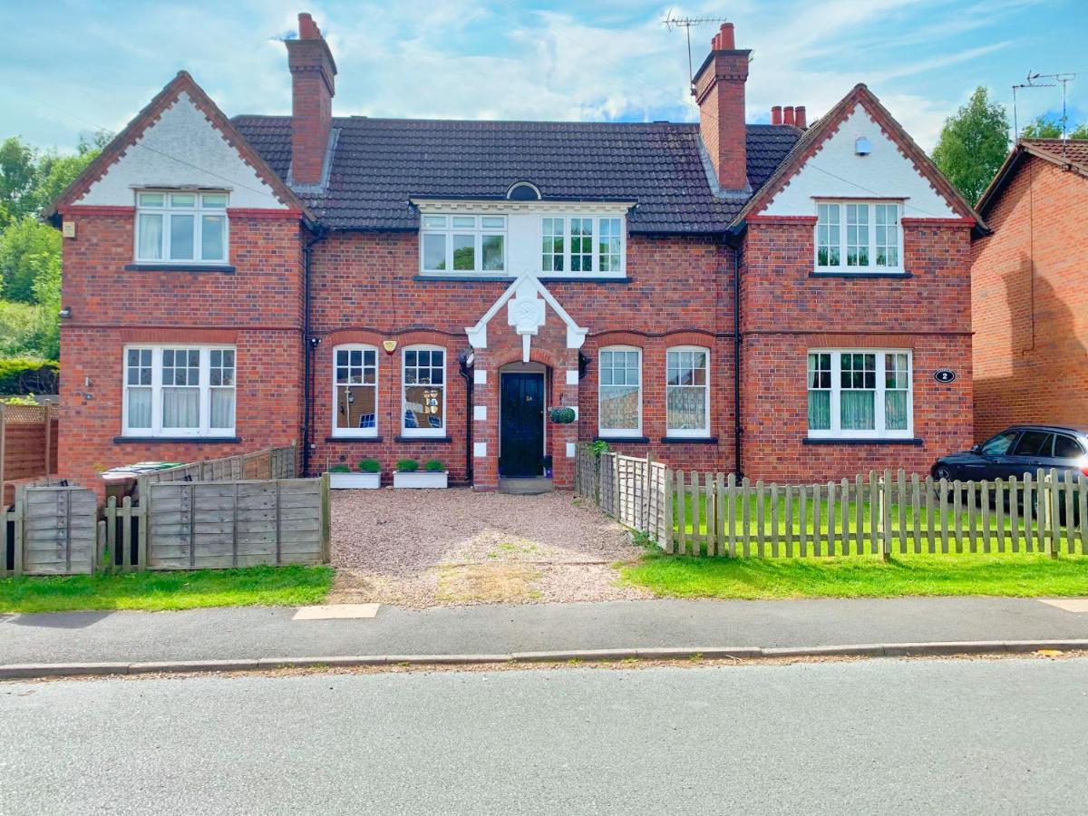Boutique Family Apartment In Celebrity Village. Barnt Green Exterior photo
